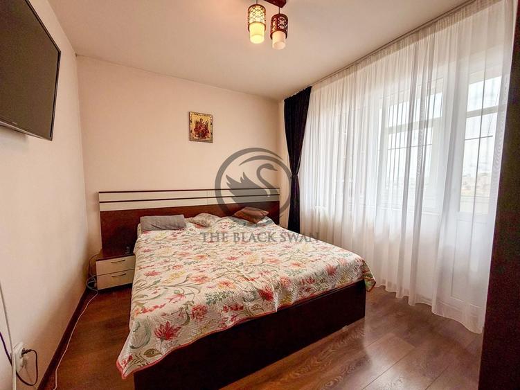 Apartament cu 3 camere semidecomandat în Cina