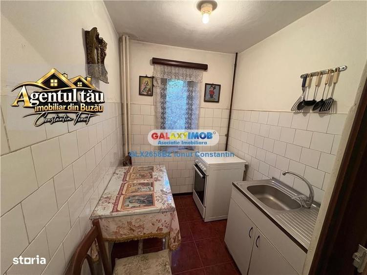 Apartament cu 3 camere semidecomandat în Micro 14