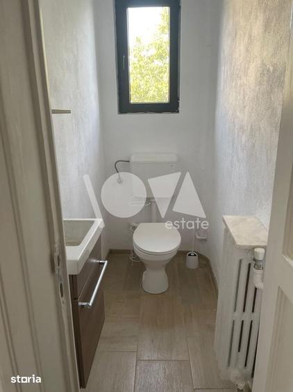 Casă individuală cu 7 camere cu Canalizare în Dacia