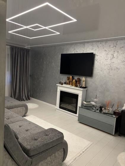Apartament cu 2 camere decomandat în Micro 21