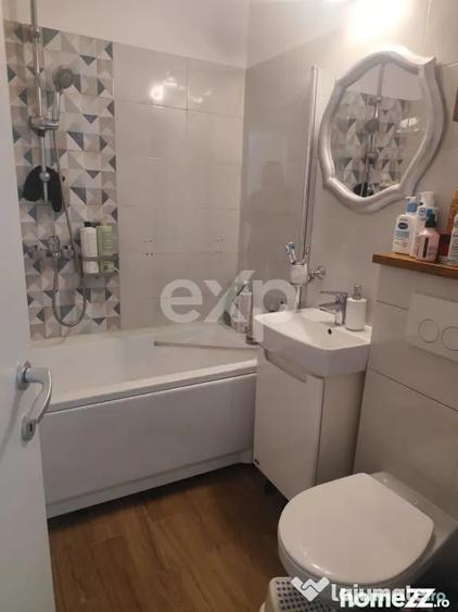 Apartament cu 3 camere semidecomandat în Grigorescu