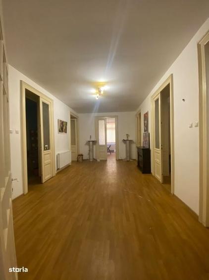 Casă cu 4 camere în Ultracentral