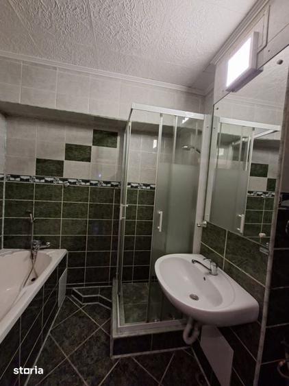 Apartament cu 3 camere decomandat în Traian