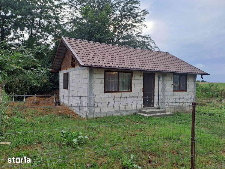 Casă cu 2 camere cu Teren 450 Mp în Niculești