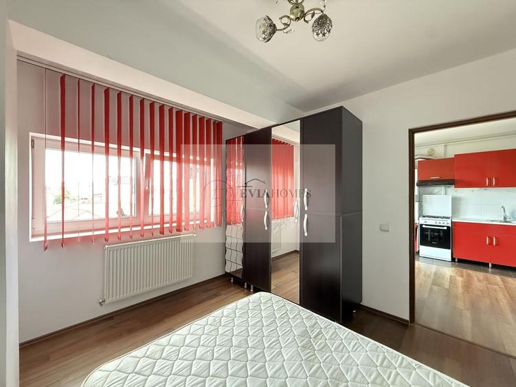 Apartament cu 2 camere semidecomandat, mobilat în Central