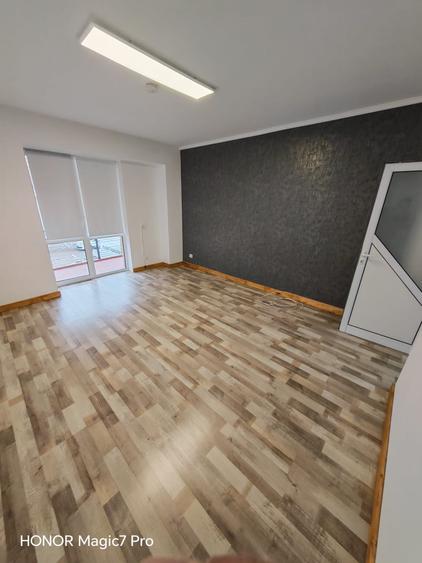 Apartament cu 6 camere decomandat în Centrul Civic