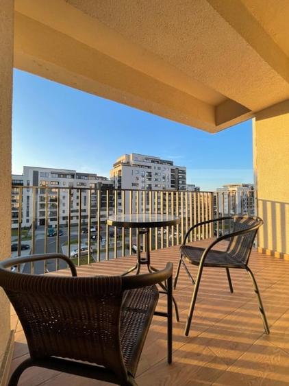 Apartament cu 2 camere decomandat, mobilat în Tractorul
