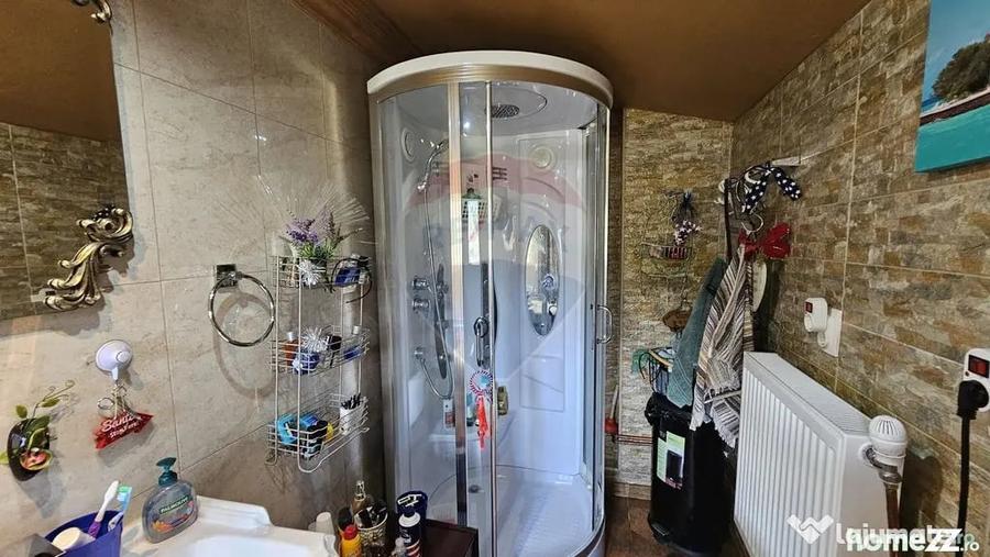 Casă cu 3 camere cu Teren 4456 Mp în Dorna-Arini