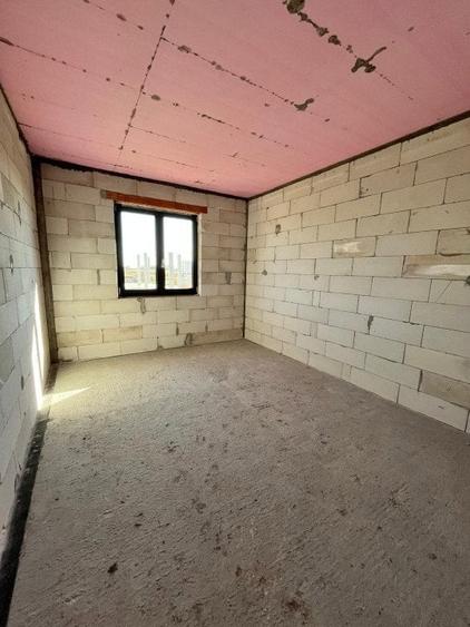 Casă cu 4 camere cu Teren 1000 Mp în Frătăuții Vechi