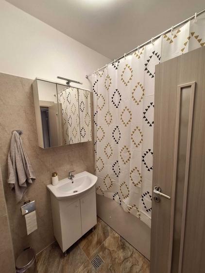 Apartament cu 2 camere decomandat în Păcii