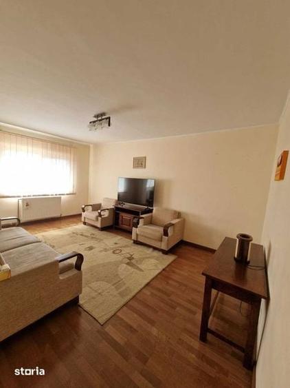 Apartament cu 3 camere decomandat în Nicolina