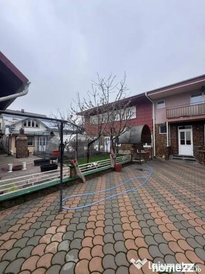 Casă cu 8 camere cu Teren 700 Mp în Rădăuți
