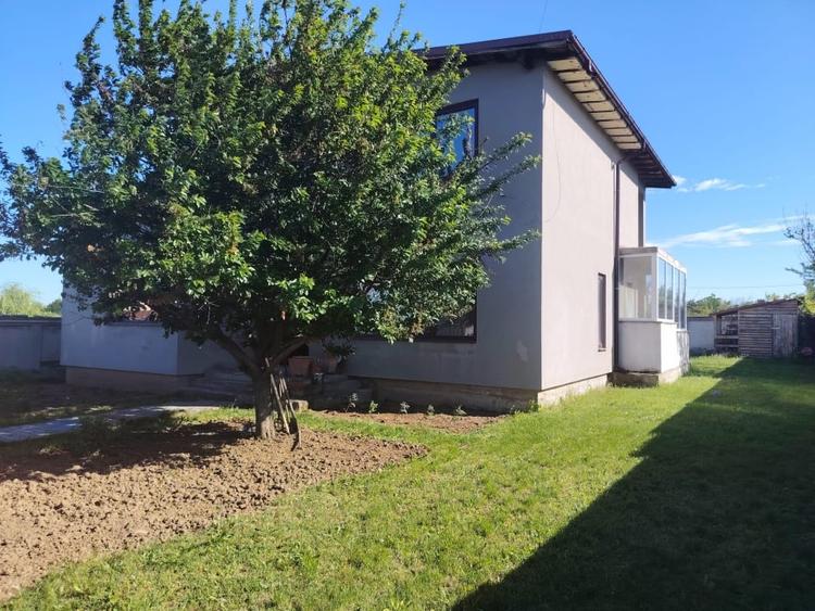 Casă individuală cu 5 camere cu Canalizare în Aeroport