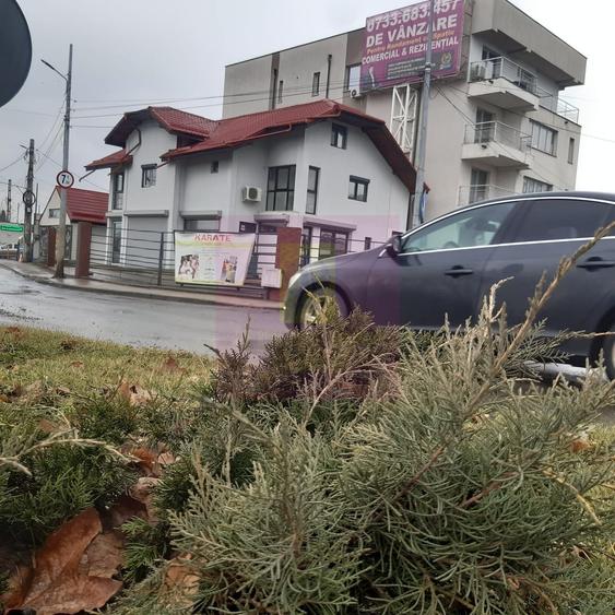 Casă cu 6 camere cu Teren 270 Mp în Cățelu