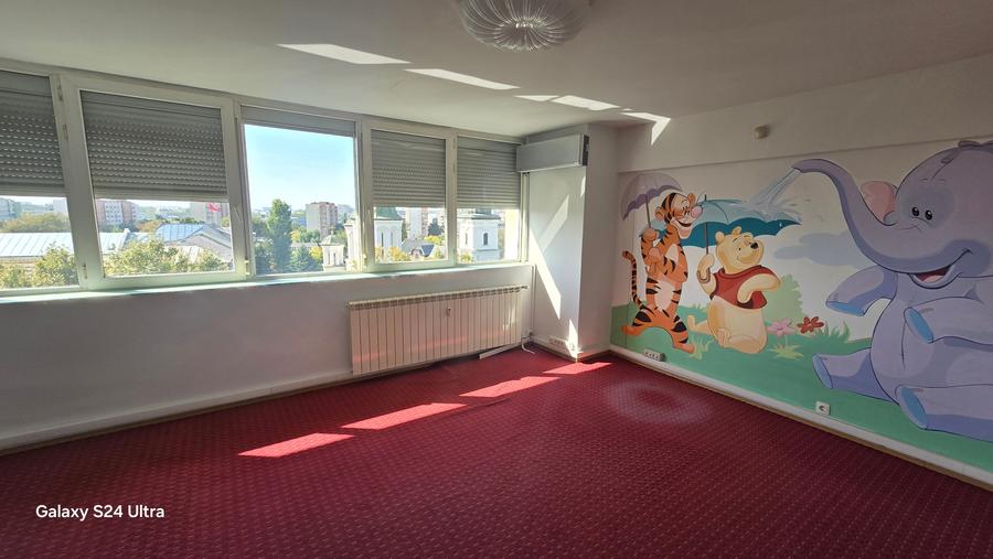 Apartament cu 5 camere în P-ța Unirii