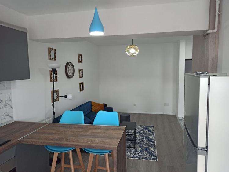 Apartament cu 2 camere semidecomandat, mobilat în Nord-Vest