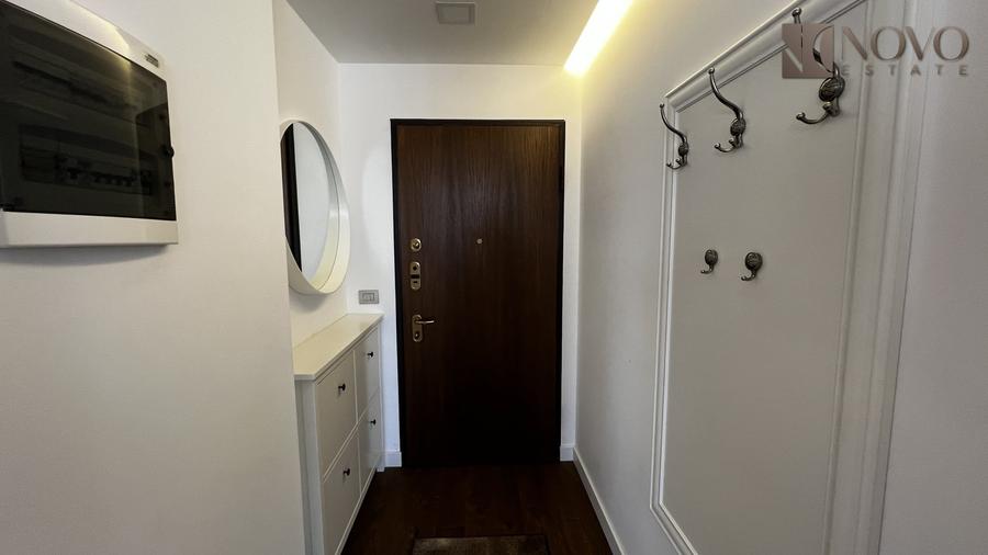 Apartament cu 3 camere semidecomandat, mobilat în P-ța Alba Iulia