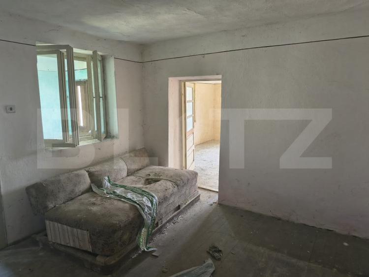 Casă cu 2 camere cu Teren 1200 Mp în Nord