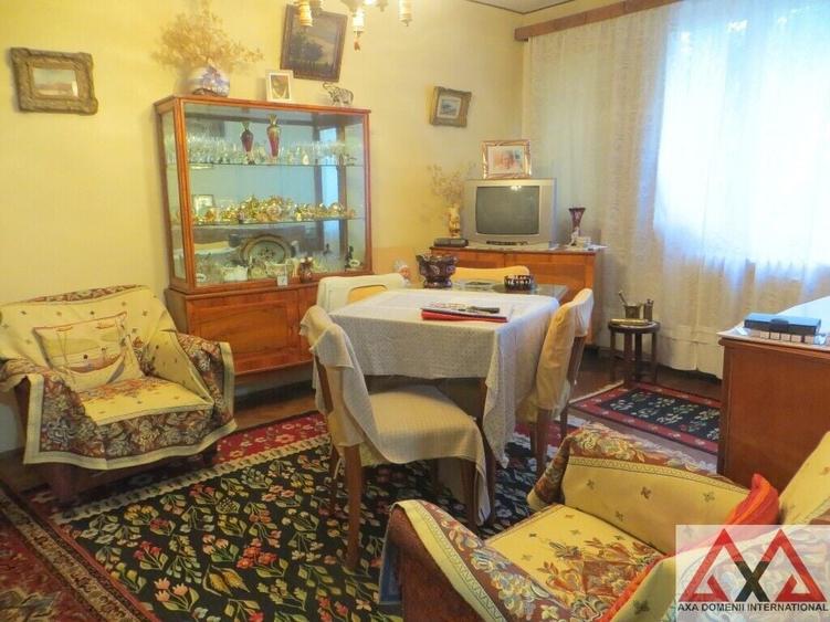 Apartament cu 3 camere semidecomandat în Titan