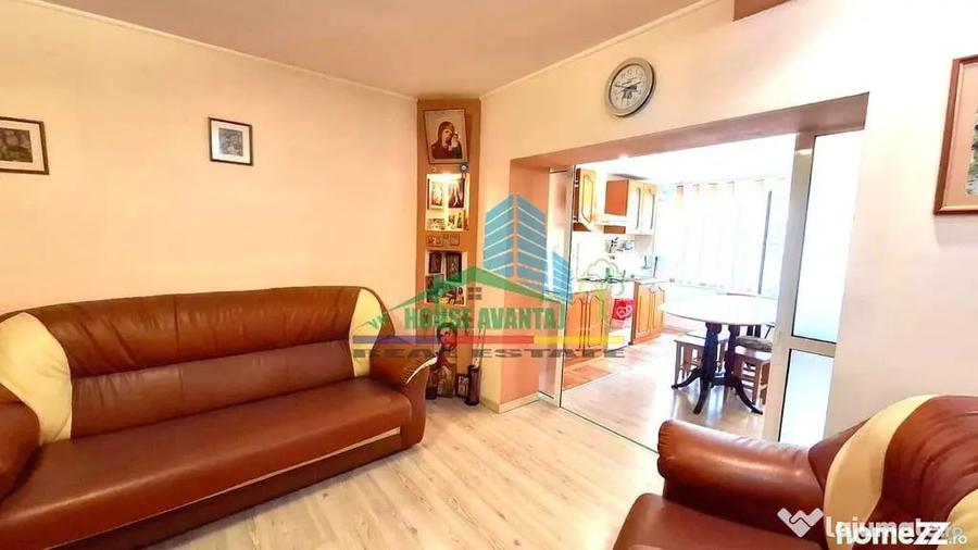 Apartament cu 3 camere decomandat în Central