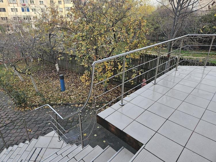 Casă individuală cu 6 camere cu Canalizare în Prundu