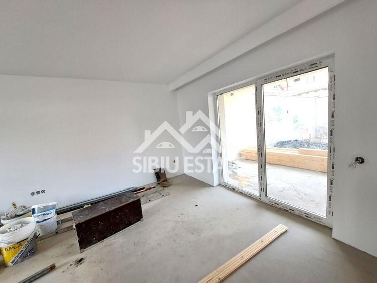 Duplex cu 4 camere cu Canalizare în Șelimbăr