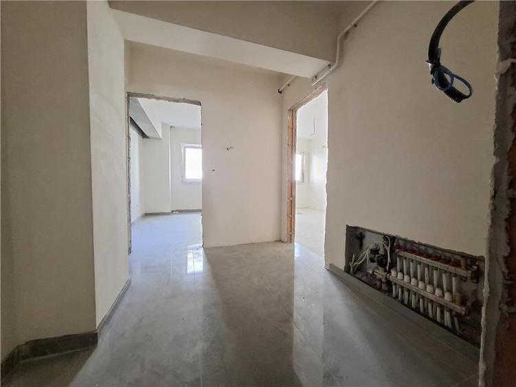 Apartament cu 3 camere decomandat în Galata