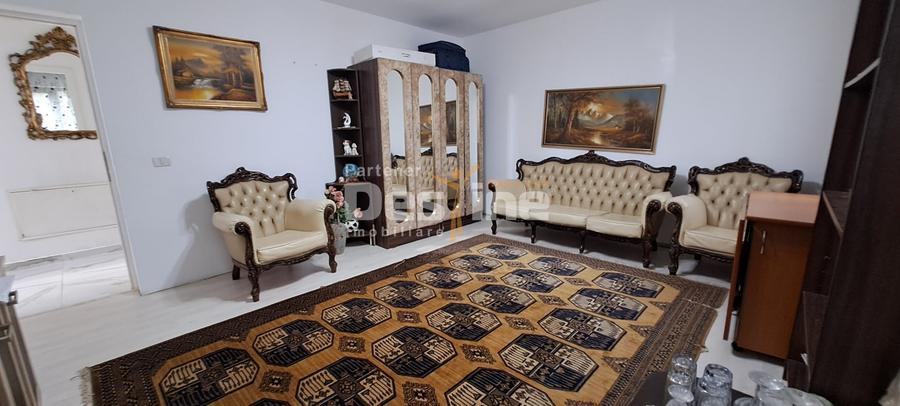 Casă individuală cu 8 camere cu Canalizare în Lunca Cetățuii