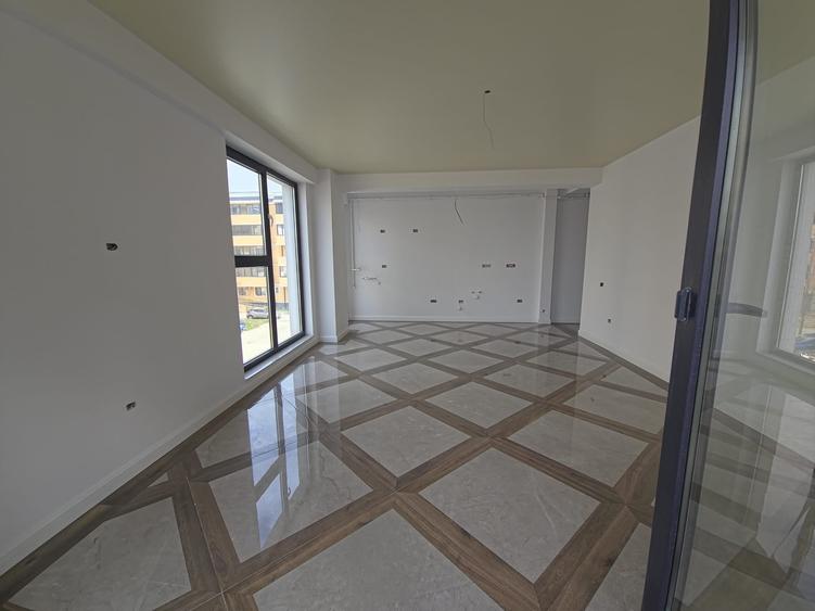 Apartament cu 2 camere decomandat în Tomis Plus