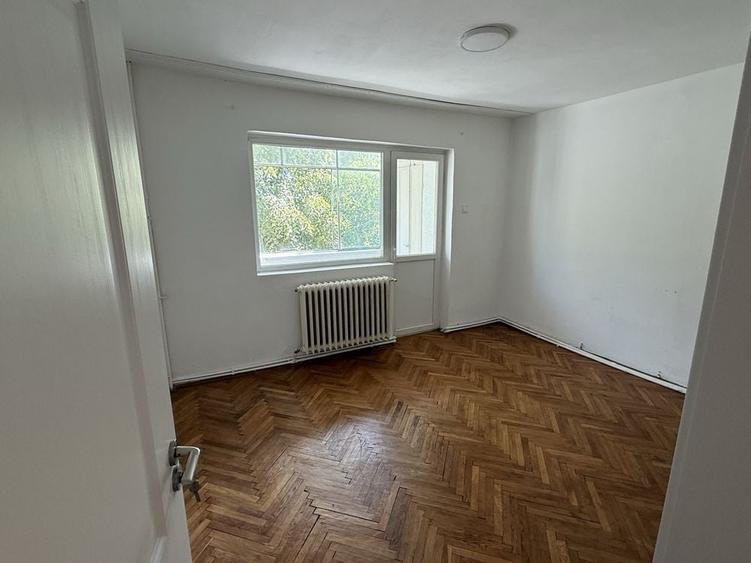 Apartament cu 3 camere decomandat în Nord