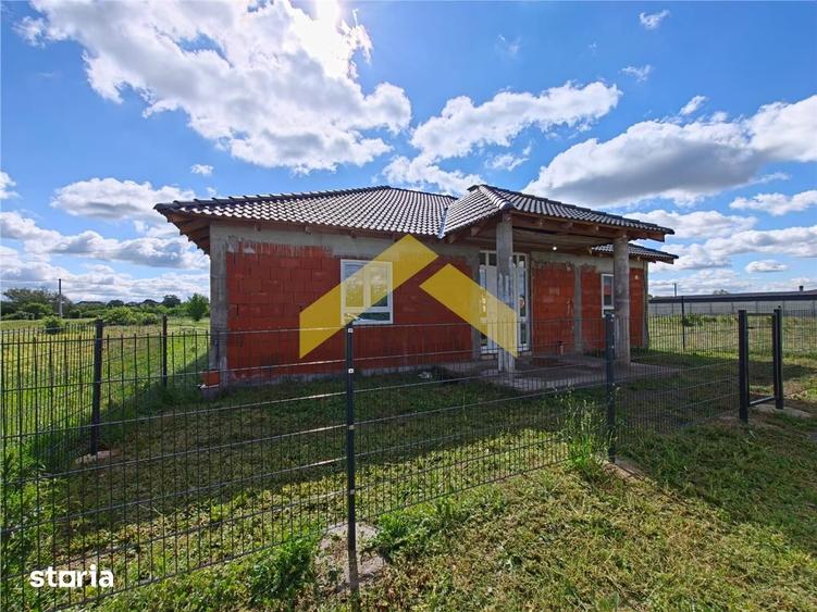 Casă cu 5 camere cu Canalizare în Vladimirescu