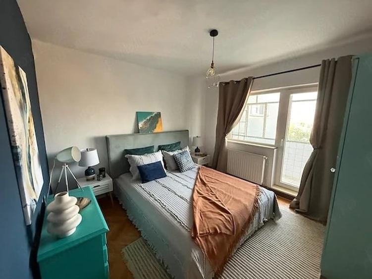 Apartament cu 2 camere decomandat în Girocului