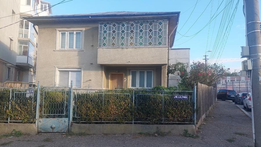 Casă cu 4 camere în Dorobanți