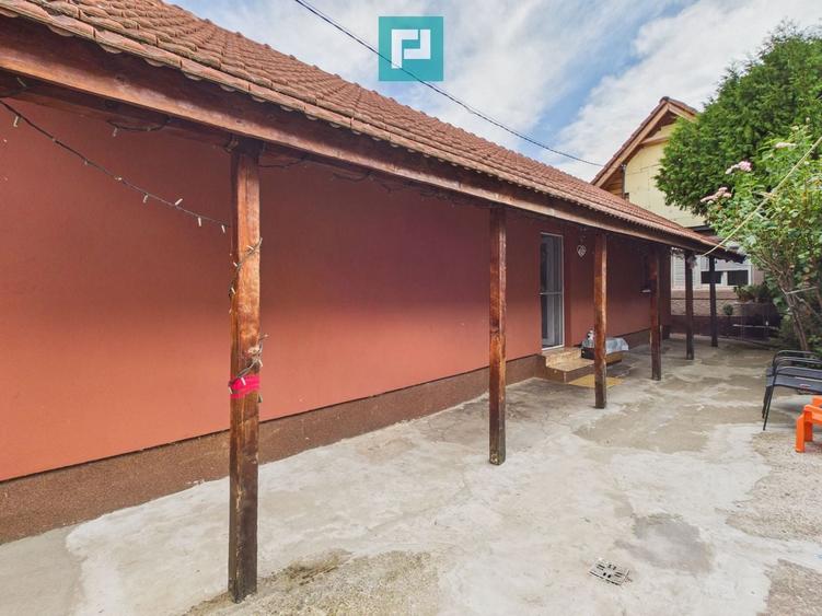 Casă individuală cu 6 camere cu Canalizare în Calea Clujului
