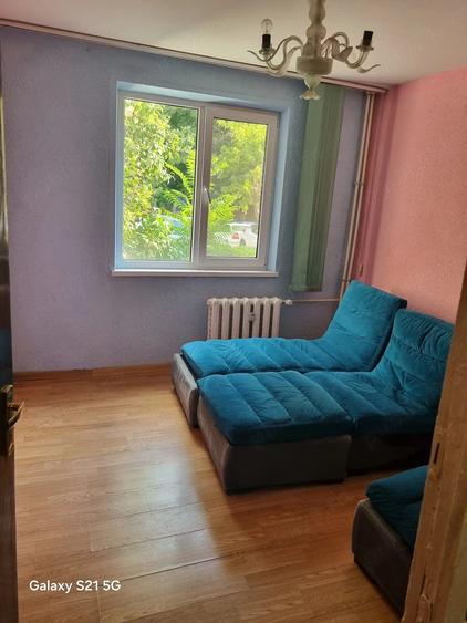 Apartament cu 3 camere semidecomandat în Liviu Rebreanu