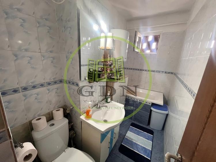 Apartament cu 2 camere semidecomandat în Craiovița Nouă