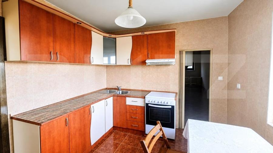 Casă individuală cu 4 camere cu Canalizare în Dâmbul Rotund