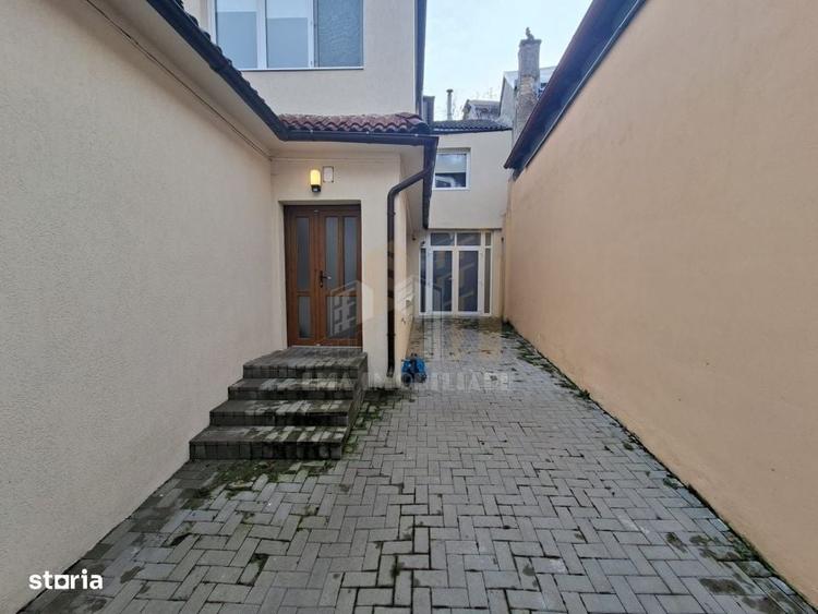 Casă cu 4 camere în Schei