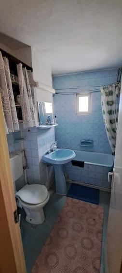 Apartament cu 3 camere decomandat în Est