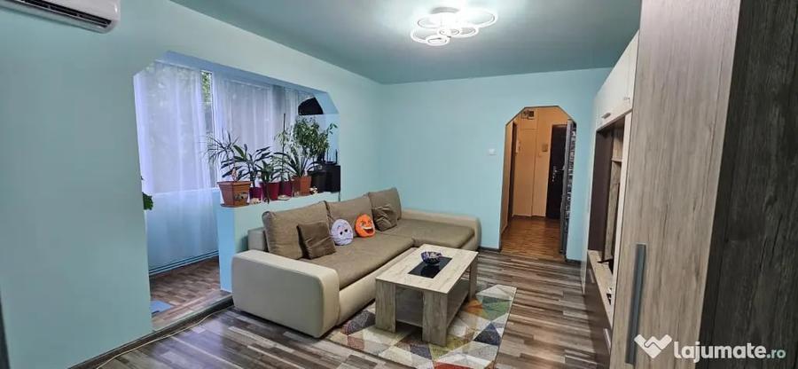 Apartament cu 3 camere semidecomandat în Circumvalațiunii