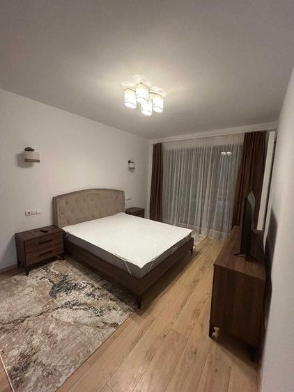 Apartament cu 2 camere semidecomandat în Roșu