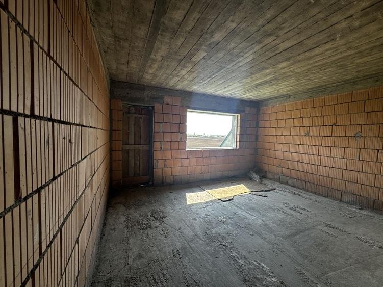 Casă cu 4 camere în Corbeanca
