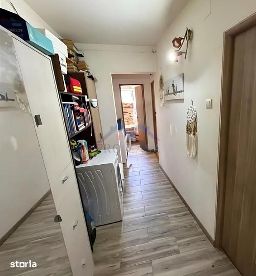Apartament cu 4 camere decomandat în Cetate