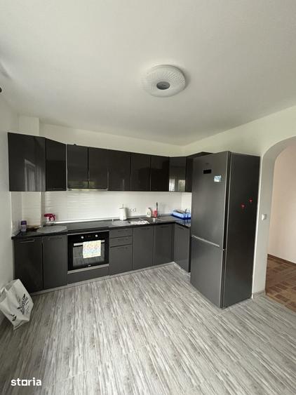 Casă cu 6 camere cu Teren 900 Mp în Jucu