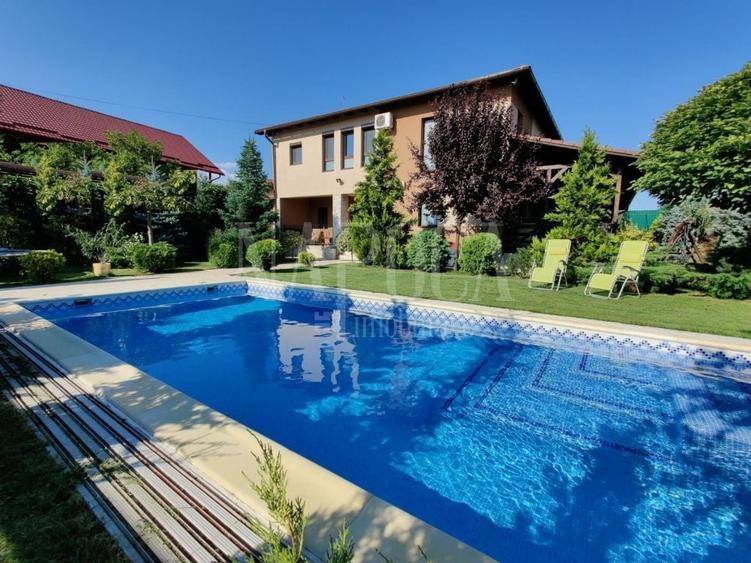 Casă individuală cu 7 camere cu Canalizare în Someșeni