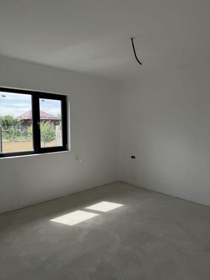 Casă cu 3 camere în Dumitrana