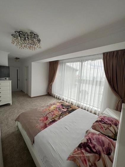 Penthouse cu 4 camere decomandat, mobilat în Berceni