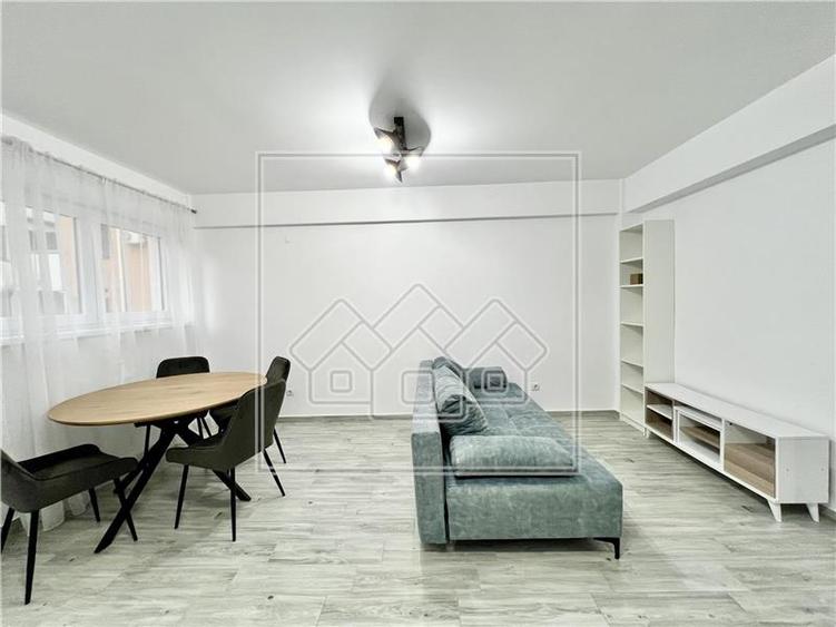 Apartament cu 3 camere nedecomandat în Turnișor