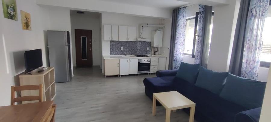 Apartament cu 2 camere semidecomandat în Est