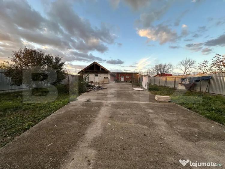 Casă cu 4 camere cu Teren 1500 Mp în Vetiș